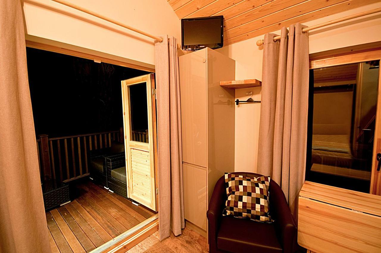 Вілла Alum Chine Log Cabin Борнмут Екстер'єр фото
